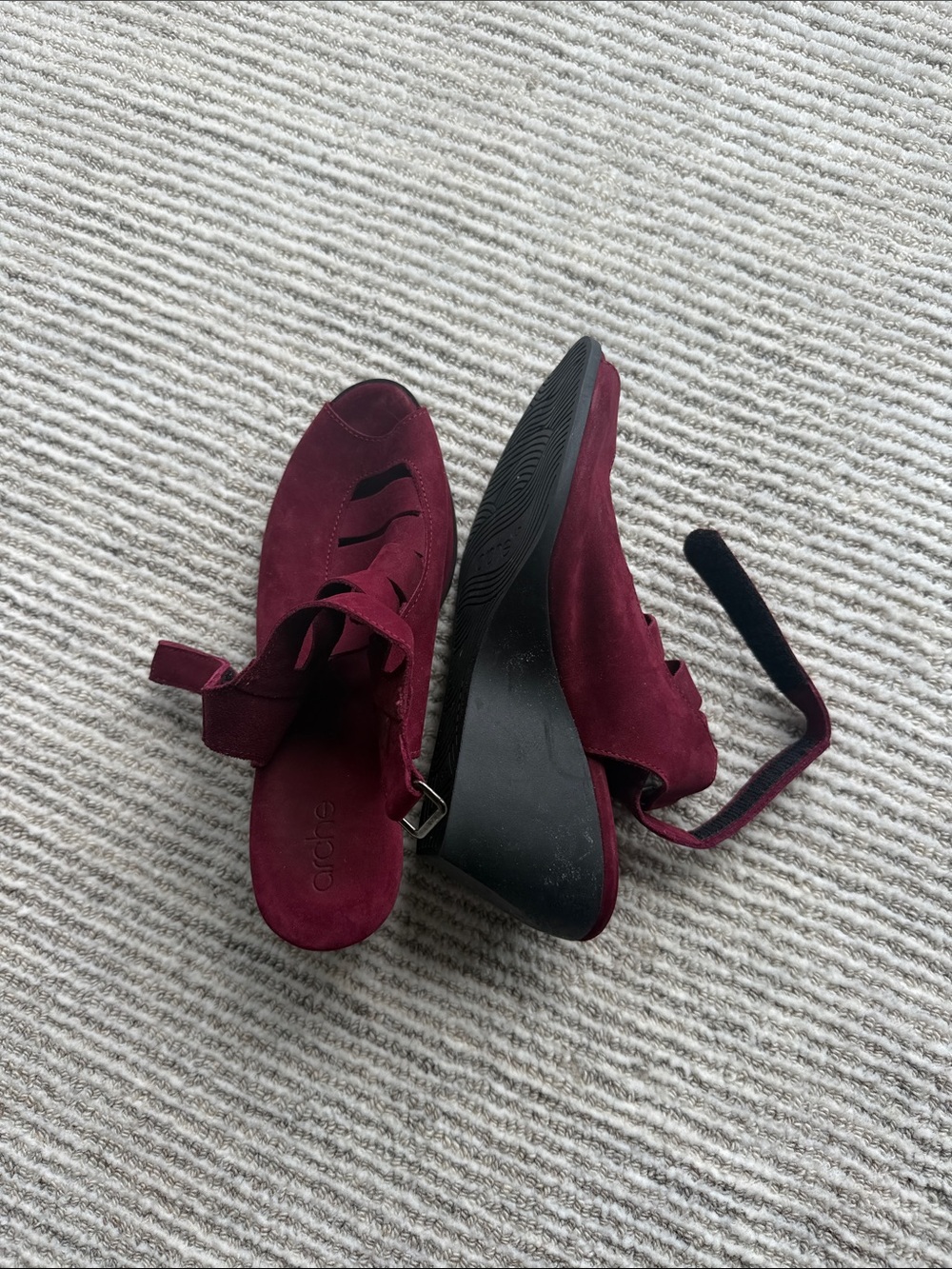 Arche Women’s Burgundy Suede Wedge Sandals
